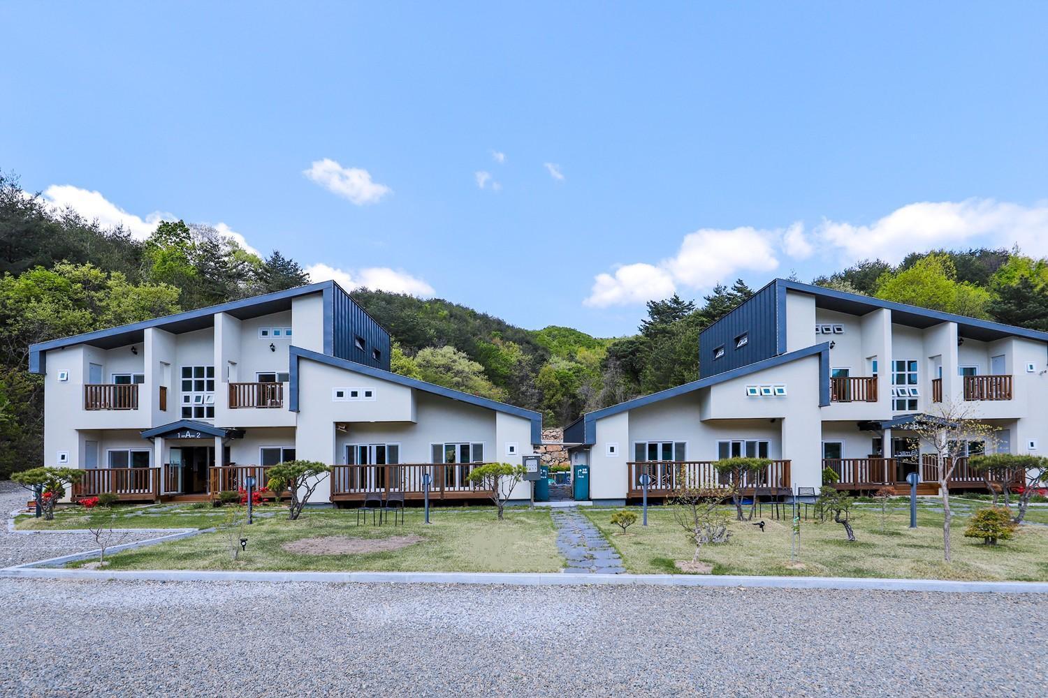 Samcheok Yonghwa Silkroad Pension Exterior photo